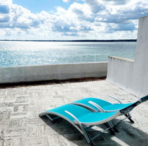 Studio les pieds dans l'eau et Parking